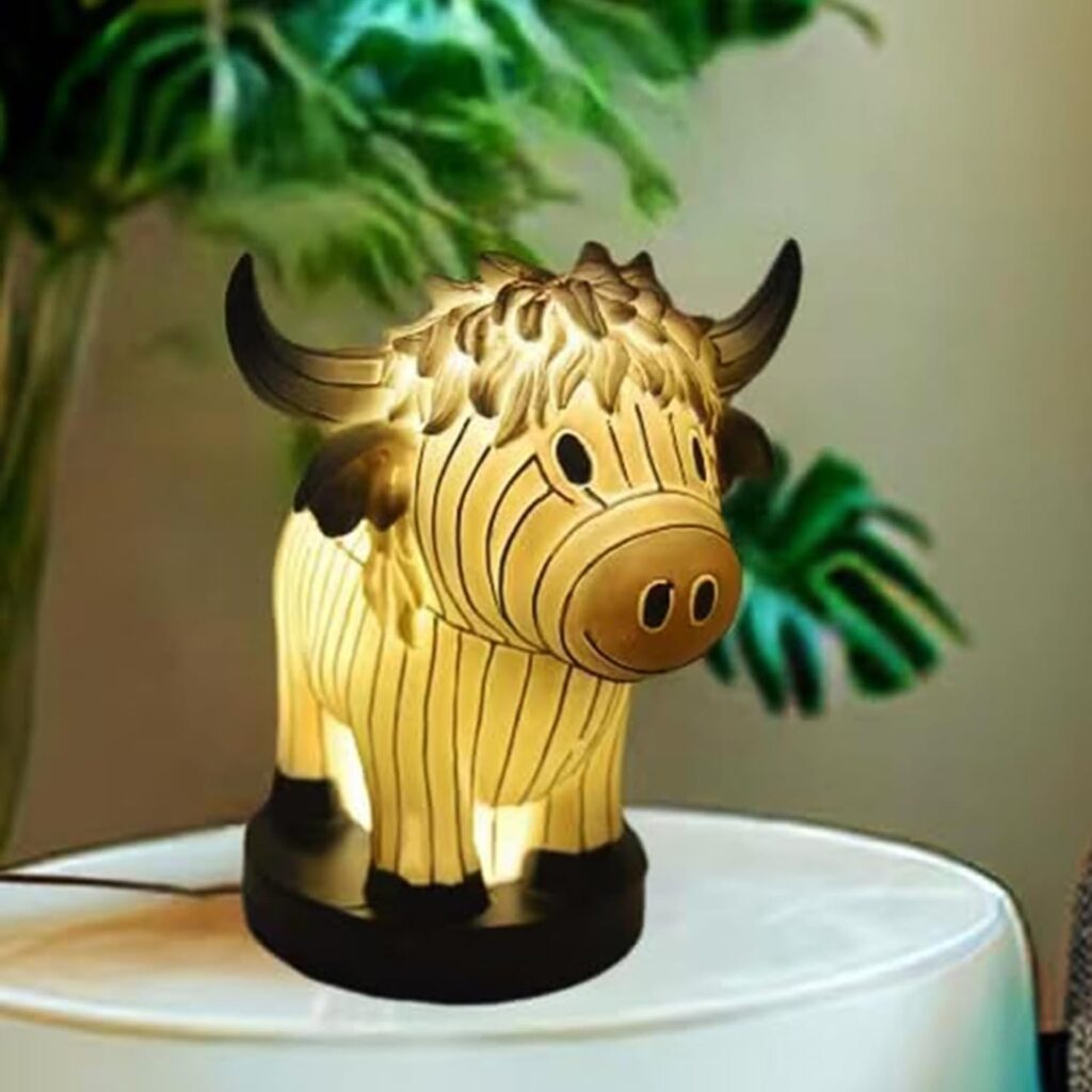 Highland cow bed side lamp